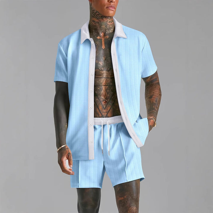 Set da uomo: T-shirt elegante e comodi pantaloncini in cotone melange con inversione di colore e pratica coulisse