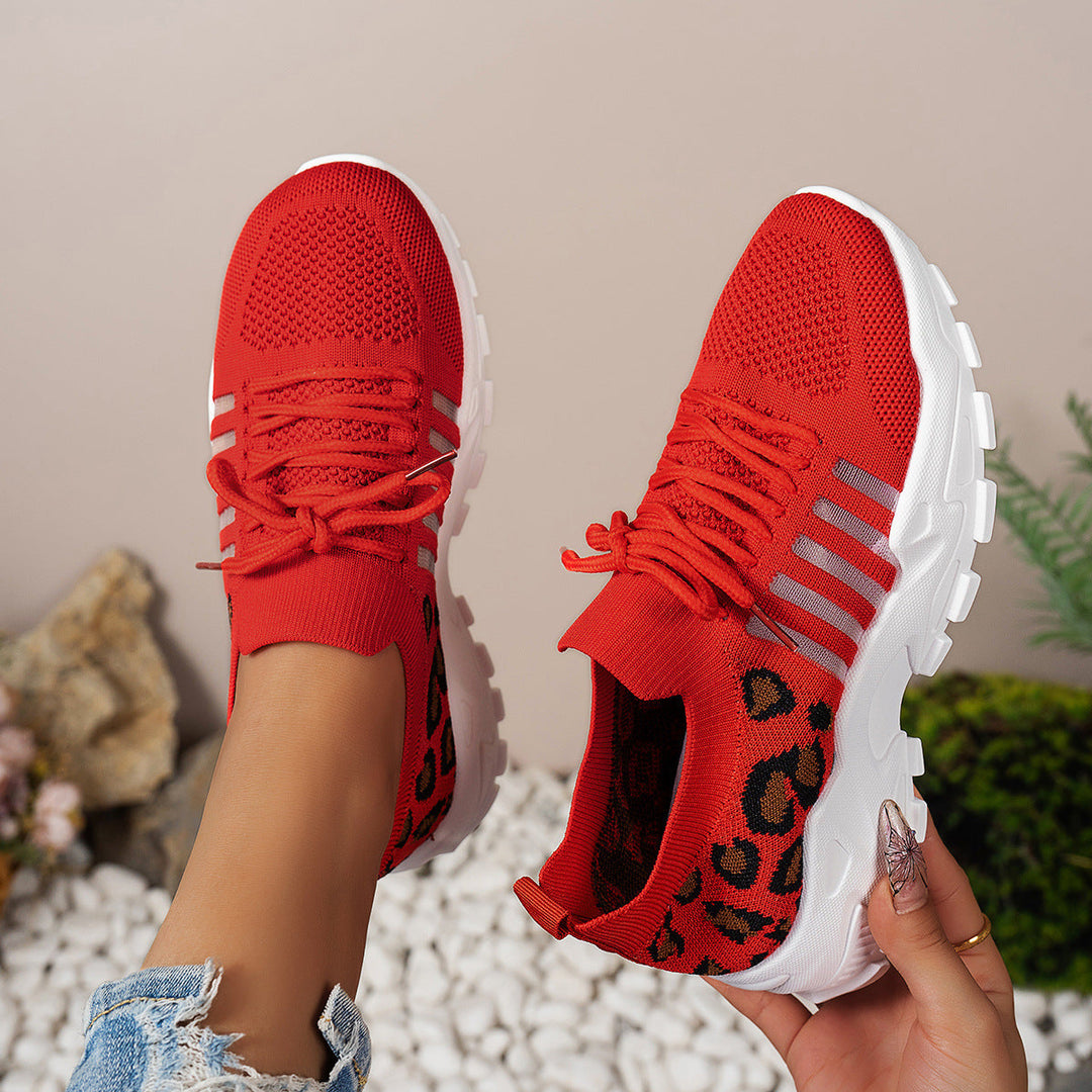 Sneakers sportive da donna con tomaia Flyknit, basi, suola a onda e motivo animale alla moda