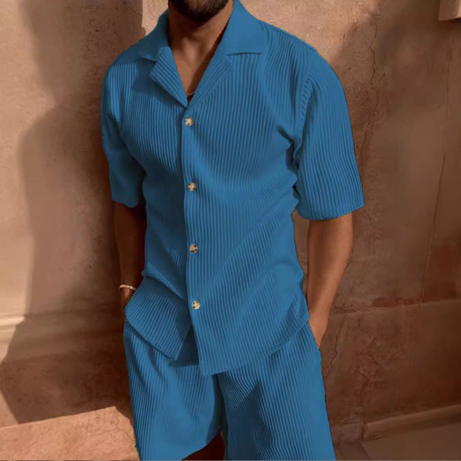 Set completo per uomo - elegante camicia button-down in velluto e comodi pantaloncini in tessuto piacevole