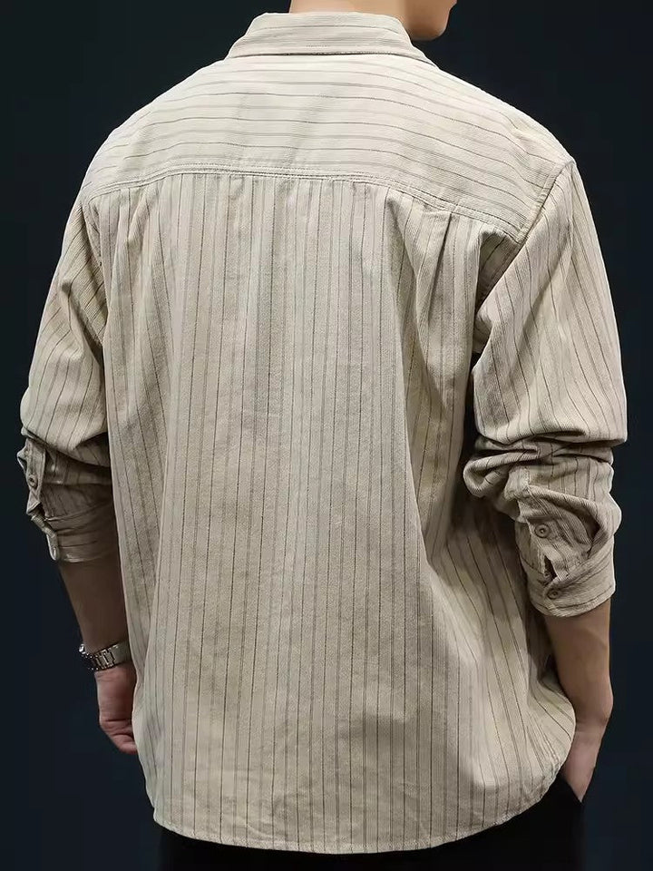 Camisa di manga lunga per uomo con corte relajado e disegno a raggi - Trasportabile e perfetta per uno stile casual e comodo