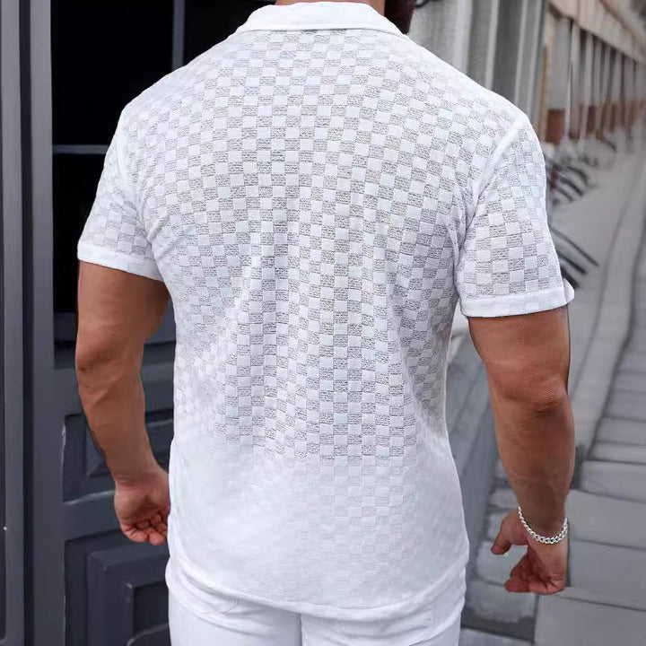 T-shirt elegante da uomo in morbido tessuto con elegante scollatura a bottoni, sottili spacchi e polsini sofisticati