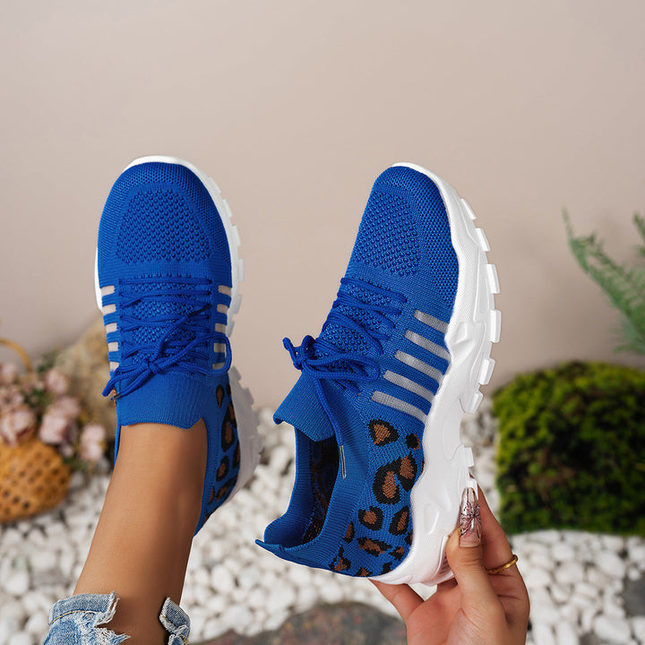 Sneakers sportive da donna con tomaia Flyknit, basi, suola a onda e motivo animale alla moda