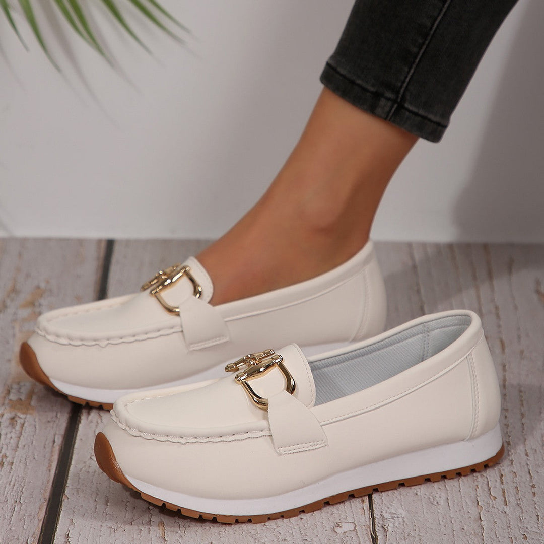 Sneakers Plataforma para Mujer - Estilo Slip-On con Cadena y Punta Moc - Confort Casual y Moderno