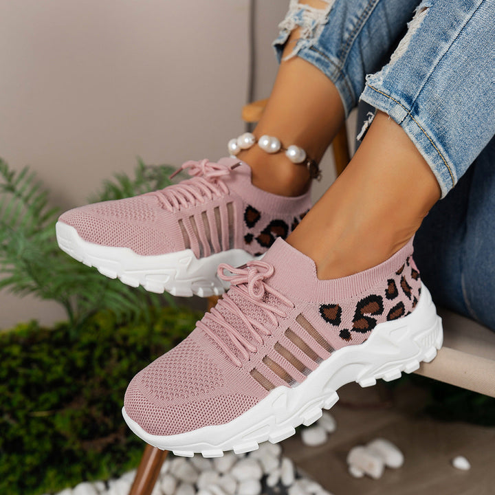 Sneakers sportive da donna con tomaia Flyknit, basi, suola a onda e motivo animale alla moda