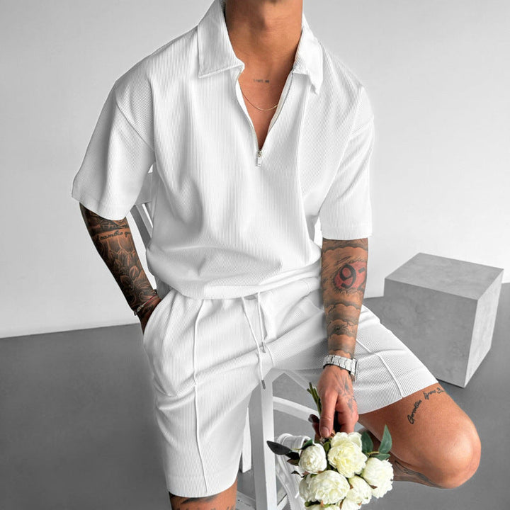 Completo di polo e pantaloni corti per uomo - Massimo comfort ed eleganza - Cappuccio con crema e cintura con cordone - Algodón trasparente per i tuoi giorni di attività