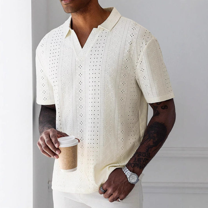 Elegante T-shirt da uomo in maglia con pizzo jacquard - vestibilità rilassata, maniche corte e scollatura a punta - traspirante e confortevole.
