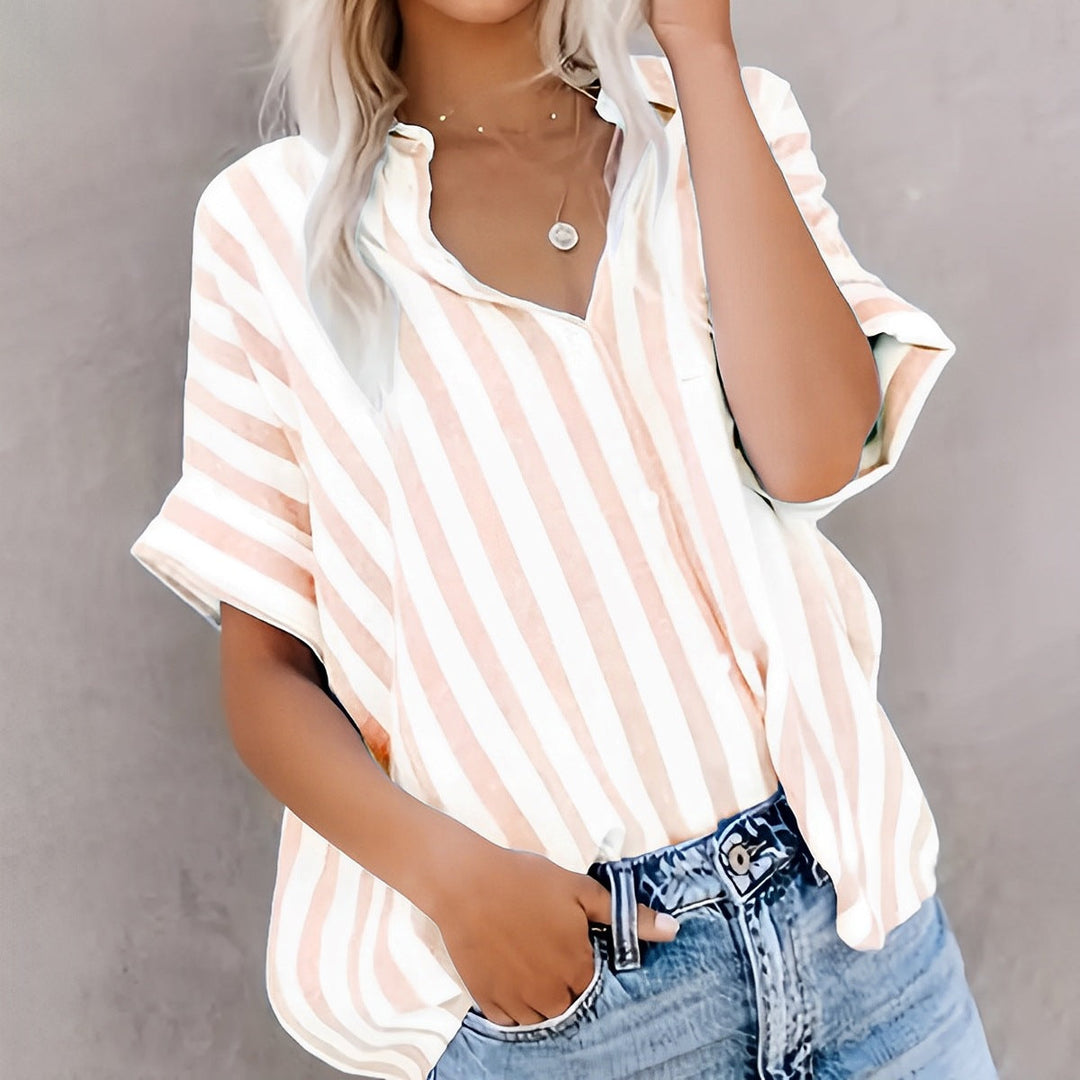 Camisa di manga corta per donna con stile relajado e design a raggiera con bottoni frontali