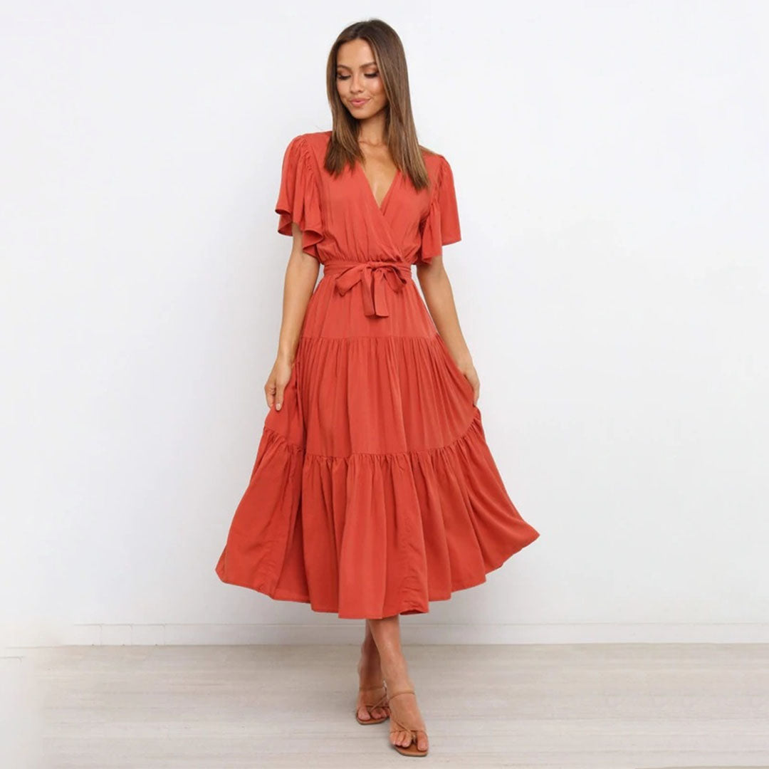 Elegante abito casual nero - la scelta perfetta per un look chic e rilassato
