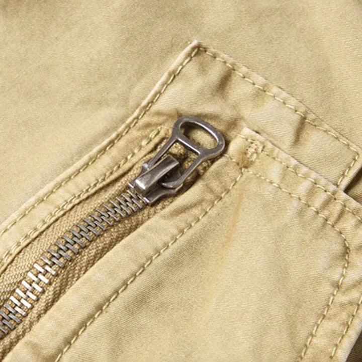 Pantaloni cargo tattici da uomo resistenti e confortevoli, con numerose tasche e funzioni di stoccaggio.