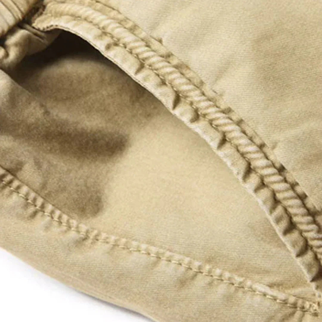 Pantaloni cargo tattici da uomo resistenti e confortevoli, con numerose tasche e funzioni di stoccaggio.