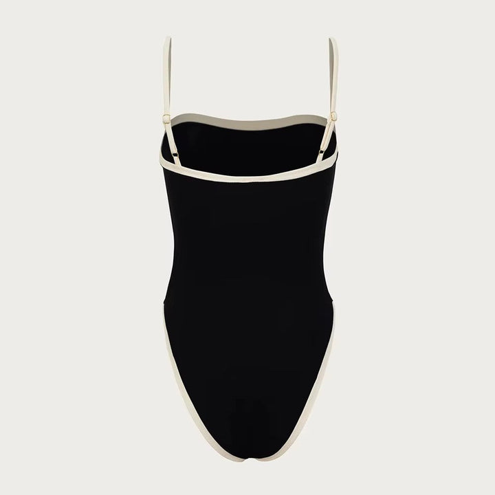 Bikini a fascia alla moda - abbigliamento da spiaggia elegante e unico