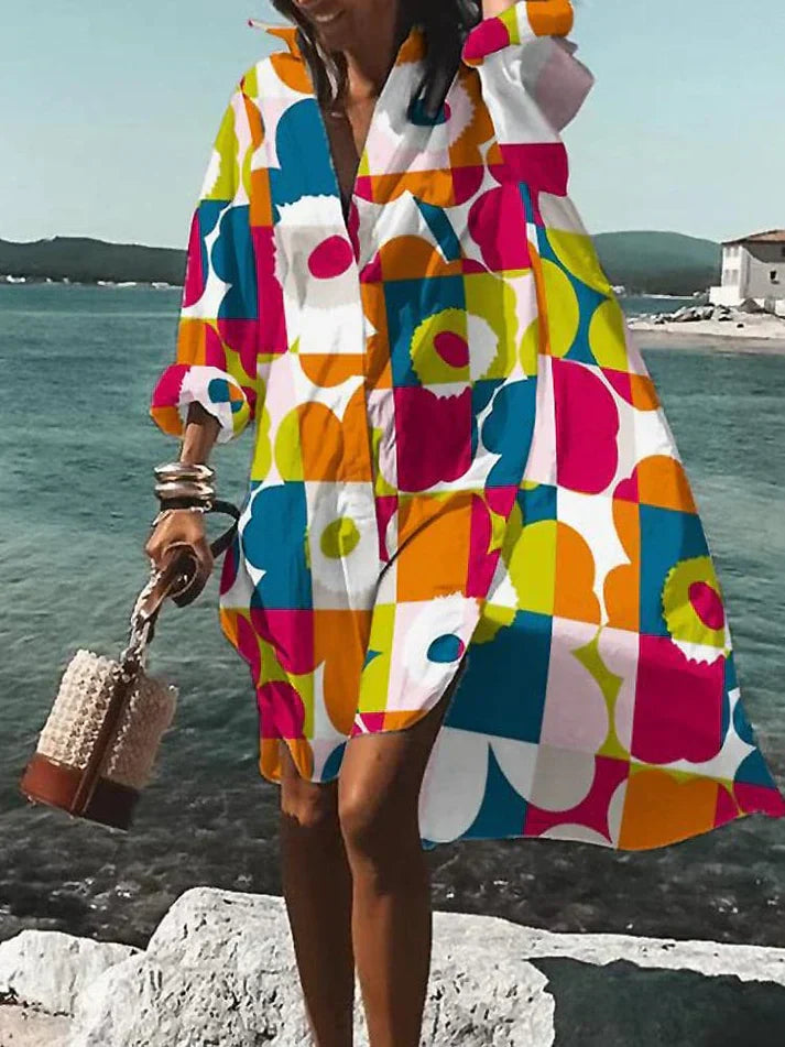 Elegante vestaglia da donna svasata con scollo a punta e polsini lunghi - elegante inserto asimmetrico
