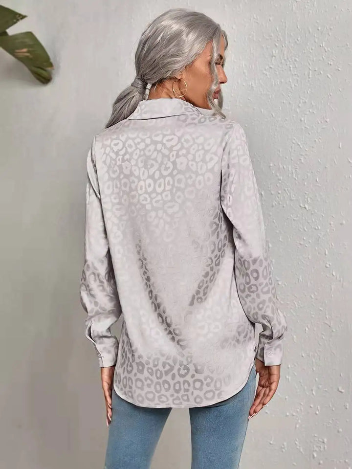 Elegante blusa da donna in jacquard con motivo pantera di tendenza