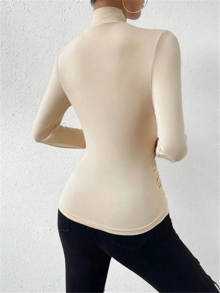 Top elegante da donna con scollo a punta e maniche lunghe - vestibilità slim elegante e aderente