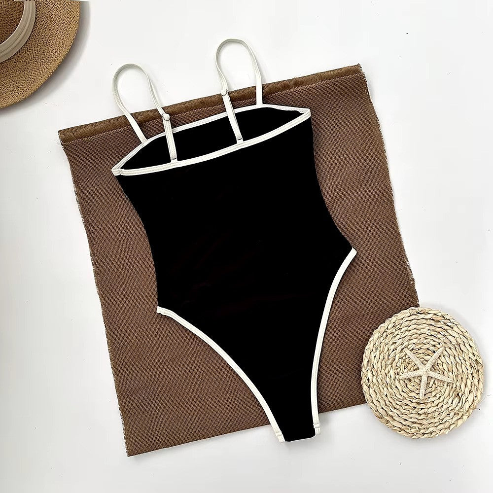 Bikini a fascia alla moda - abbigliamento da spiaggia elegante e unico