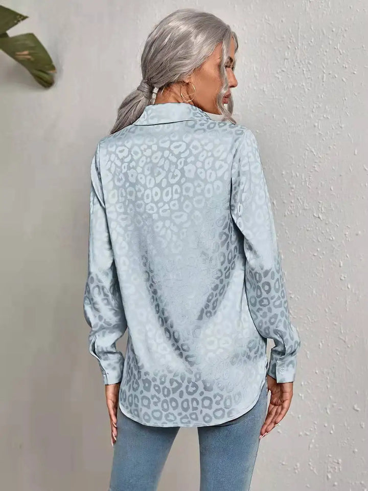 Elegante blusa da donna in jacquard con motivo pantera di tendenza
