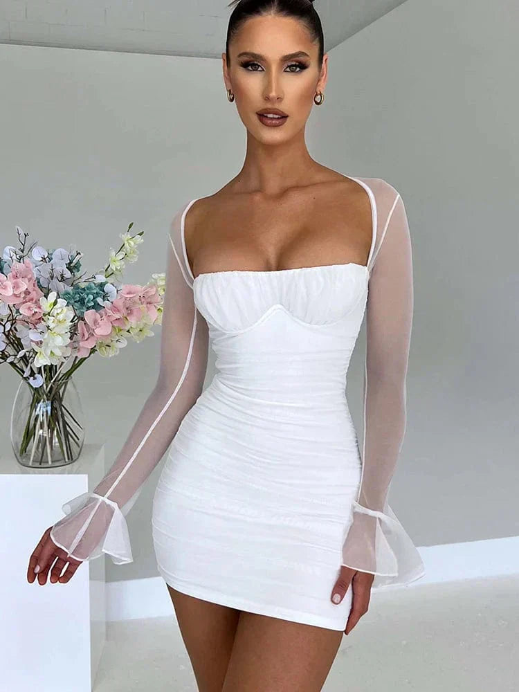 Elegante tunica da donna con collo alto ed eleganti polsini lunghi