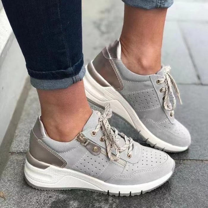Scarpe da ginnastica eleganti e traspiranti per le donne