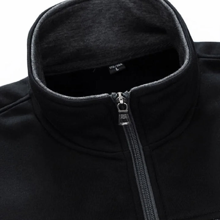 Elegante set da uomo con cardigan alla moda con colletto e pratiche tasche
