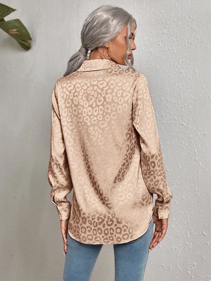 Elegante blusa da donna in jacquard con motivo pantera di tendenza