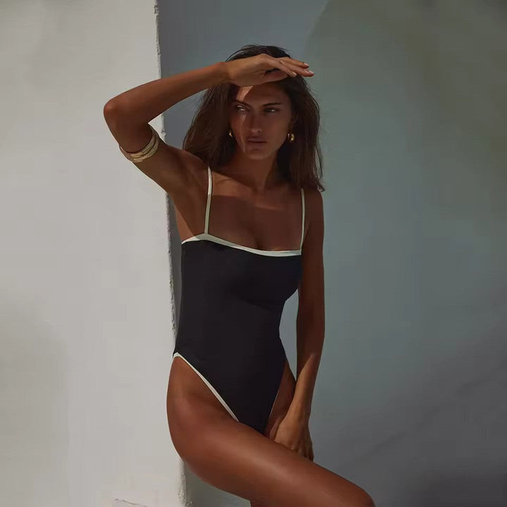 Bikini a fascia alla moda - abbigliamento da spiaggia elegante e unico