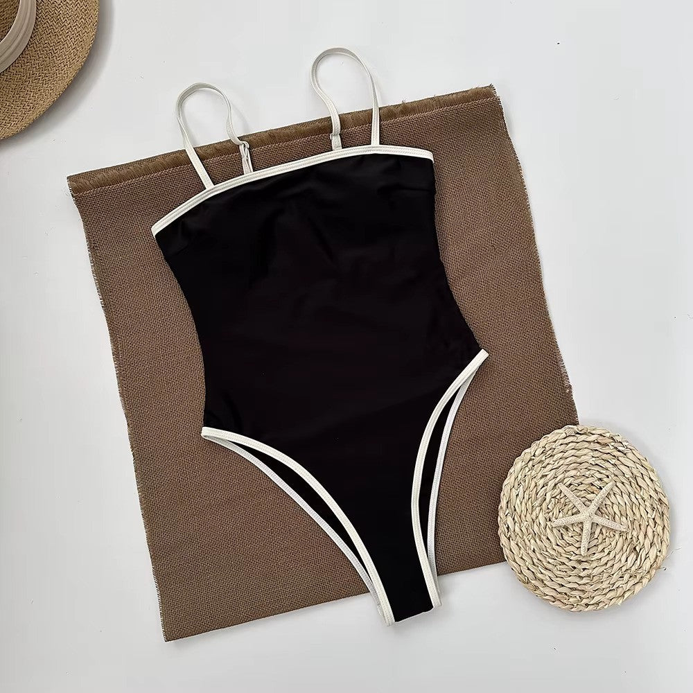 Bikini a fascia alla moda - abbigliamento da spiaggia elegante e unico