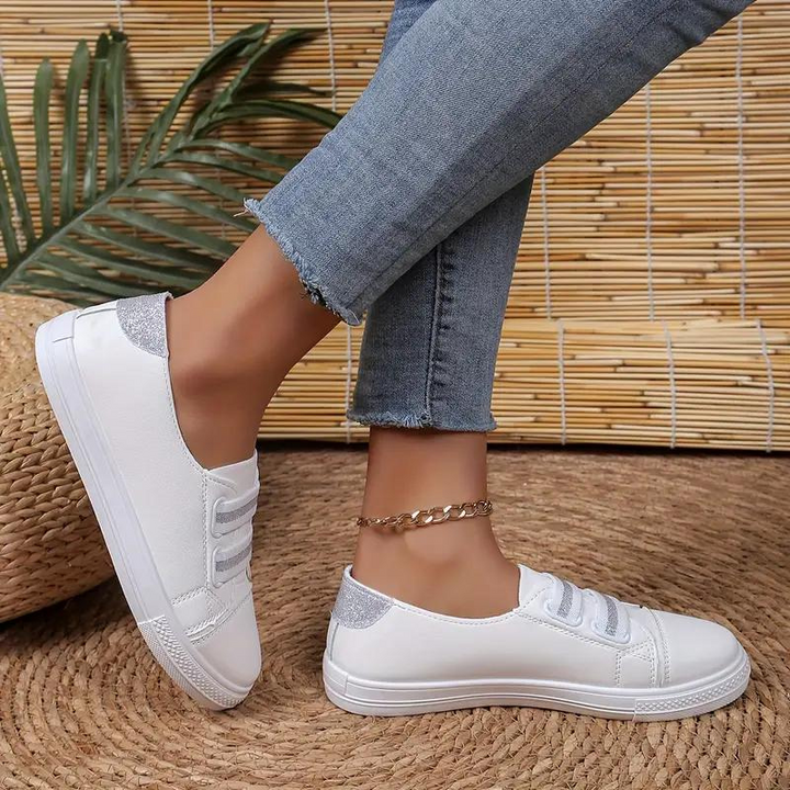 Scarpe slip-on da donna con soletta flessibile, vistosa suola rossa e comoda soletta in legno
