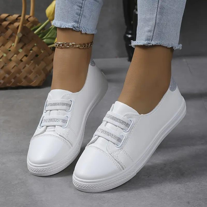 Scarpe slip-on da donna con soletta flessibile, vistosa suola rossa e comoda soletta in legno