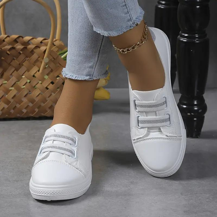 Scarpe slip-on da donna con soletta flessibile, vistosa suola rossa e comoda soletta in legno