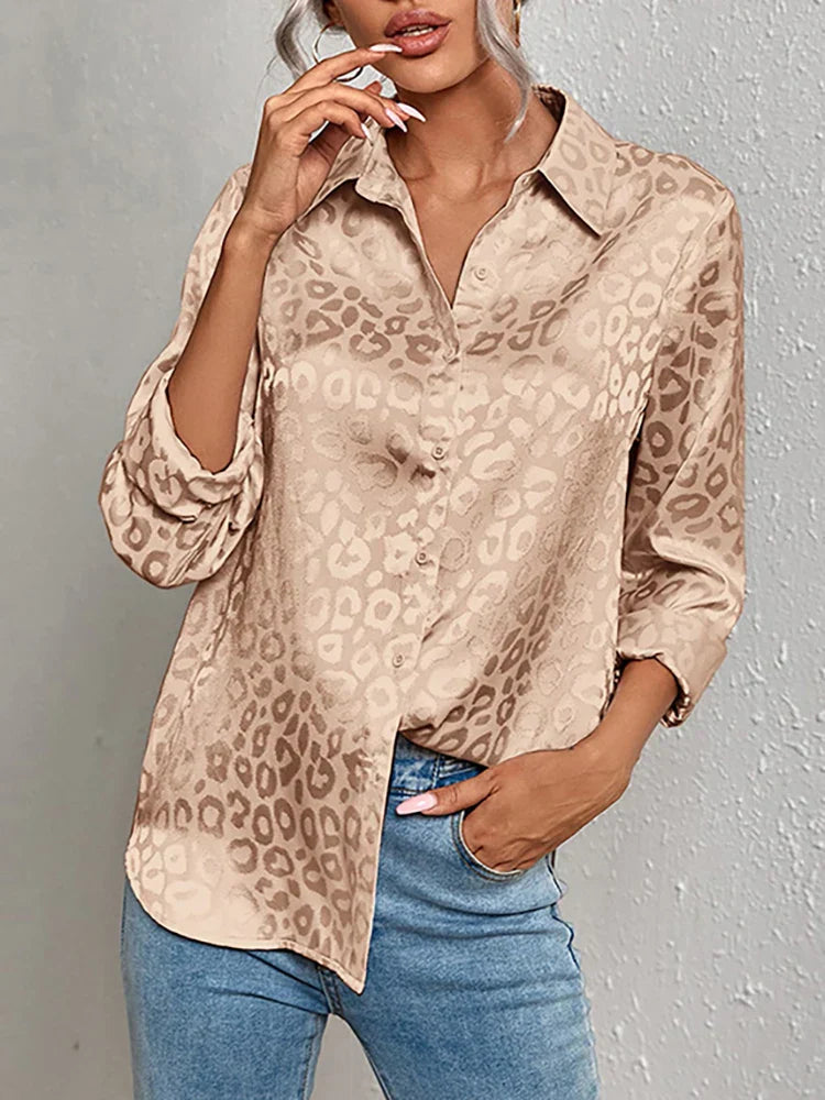 Elegante blusa da donna in jacquard con motivo pantera di tendenza