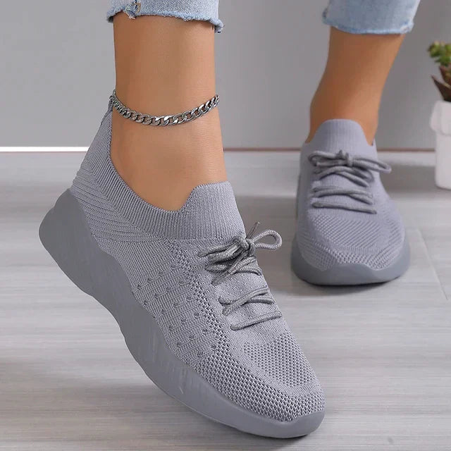 Le eleganti instapsneakers da donna sono dotate di un'ottima suola, di una suola morbida e flessibile per un maggiore comfort di movimento.