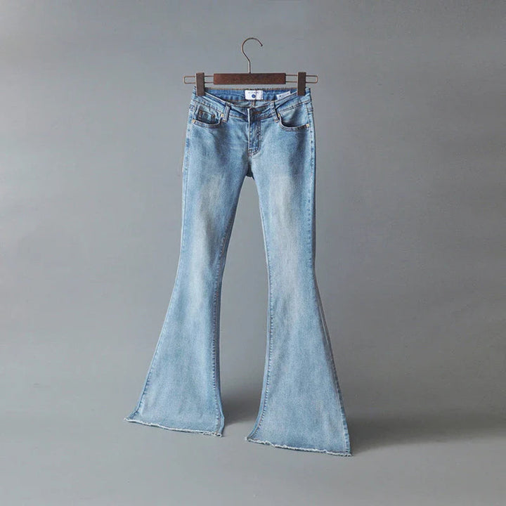 Eleganti jeans bootcut elasticizzati con una vestibilità ampia e di tendenza