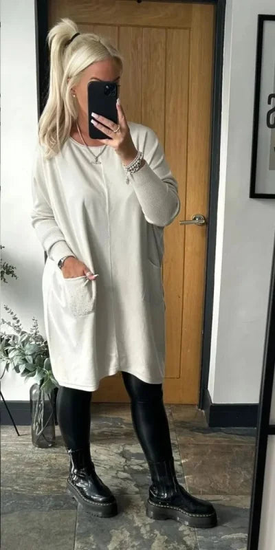 Elegante abito estivo da donna con scollatura a punta - stile casual e comfort per le giornate calde