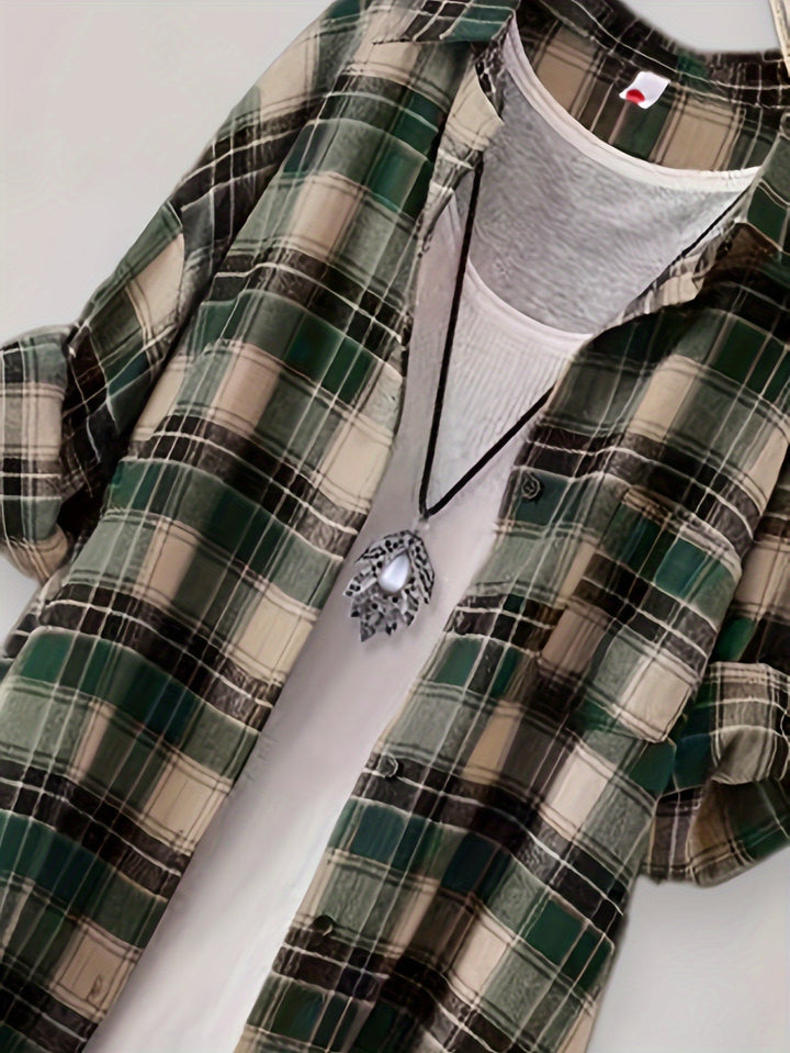 Elegante T-shirt lunga da donna con vistosi tagli sul petto