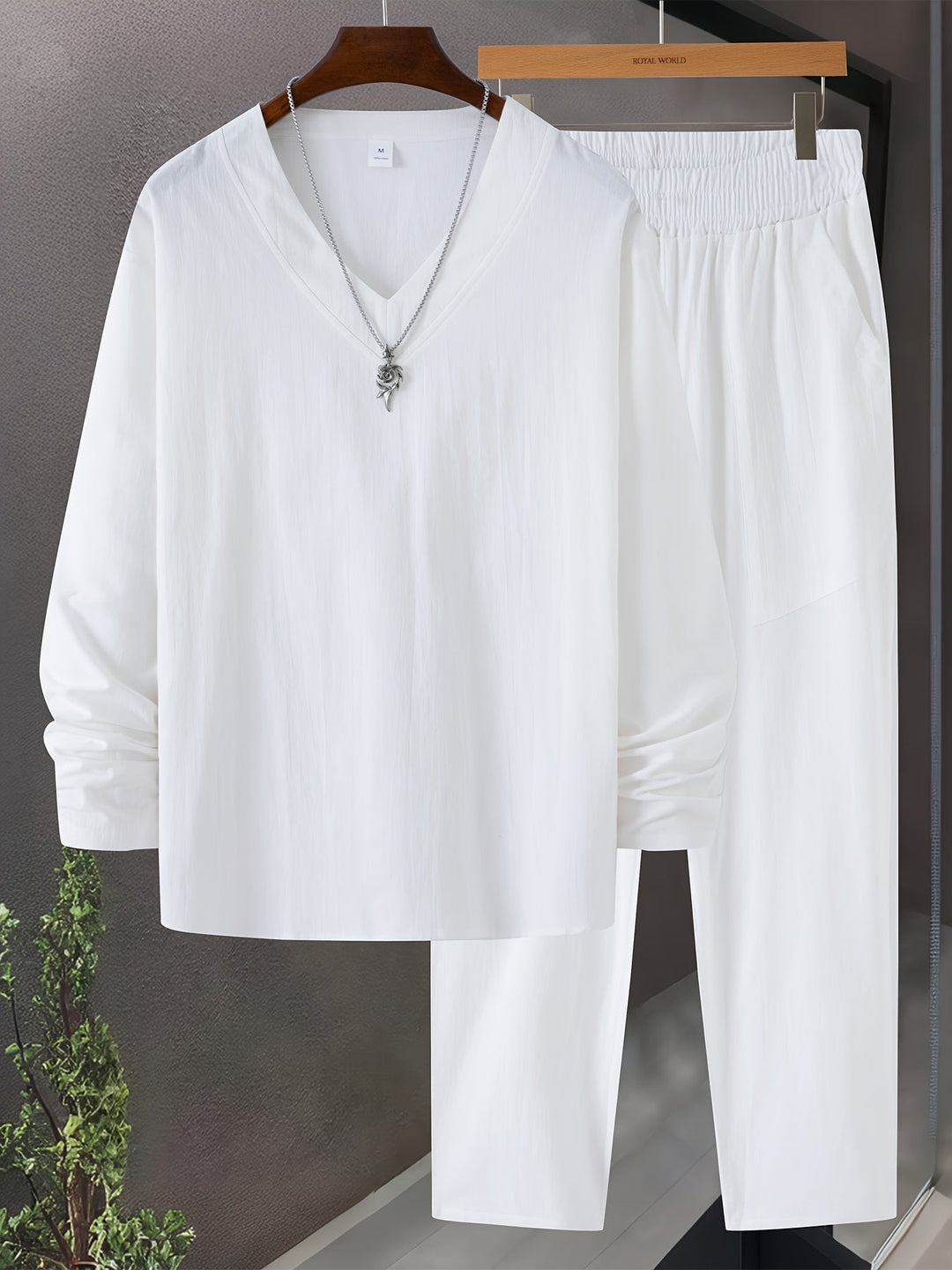 Set da uomo: maglietta elegante con scollo a pallina e pantaloni comodi con tasche