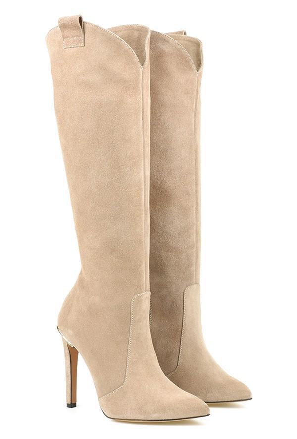 Le scarpe Priscilla, eleganti e raffinate, sono la scelta perfetta per le occasioni speciali.