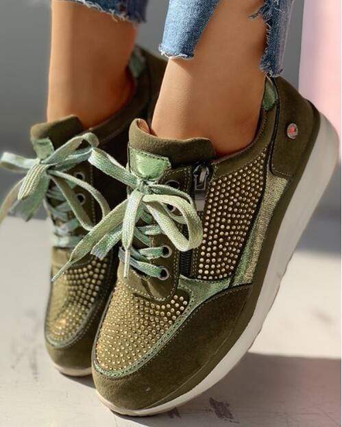 Comode scarpe ortopediche da donna che offrono un sostegno e un comfort ottimali per i vostri piedi.