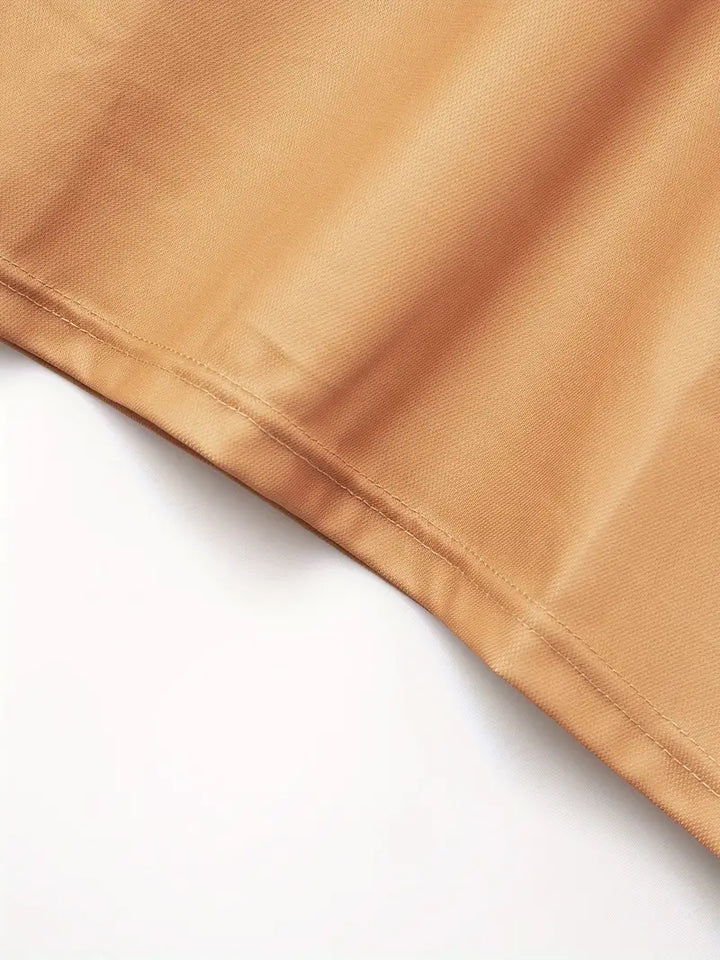 Polo pour homme à coupe régulière avec col et poignets contrastés et élégant design rayé sur la poitrine