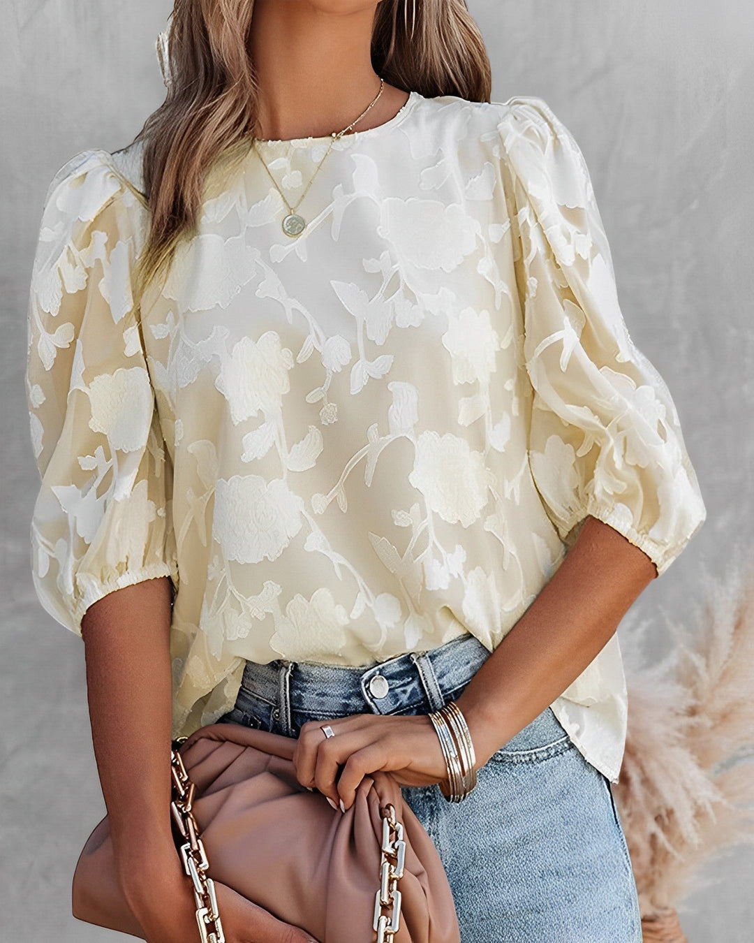 Elegante top in chiffon con motivo floreale e maniche a bolle adorabilmente divertenti
