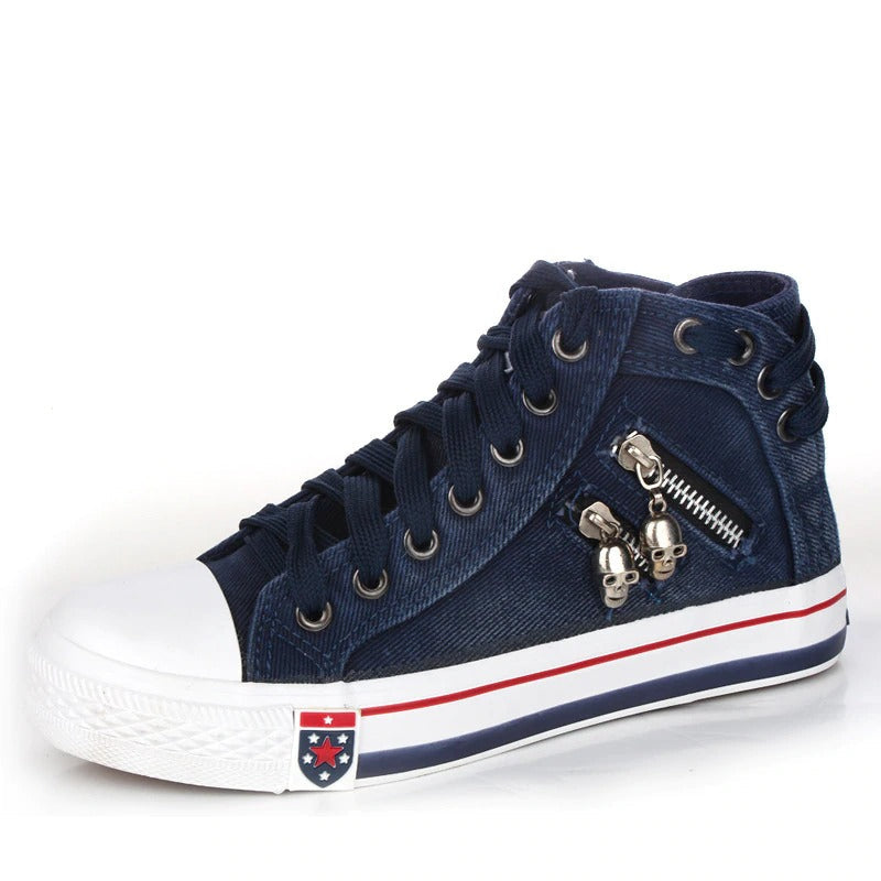 Scarpe da ginnastica alte da donna alla moda in un'elegante tonalità denim - calzature eleganti e comode per tutti i giorni