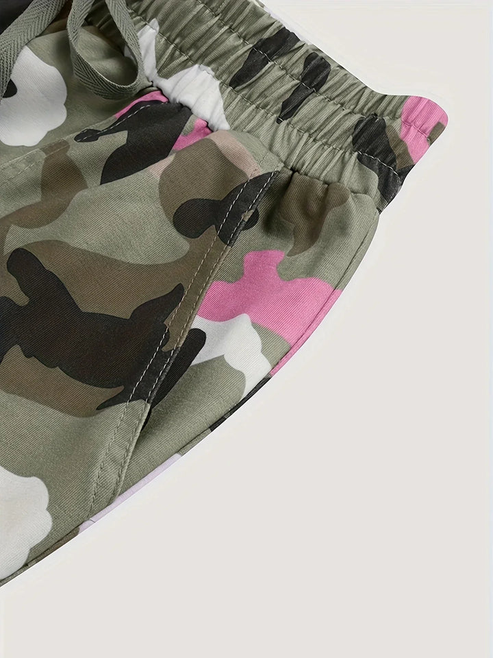Pantaloni da donna alla moda Kaelis in elegante camouflage - un look insolito e un comfort quotidiano