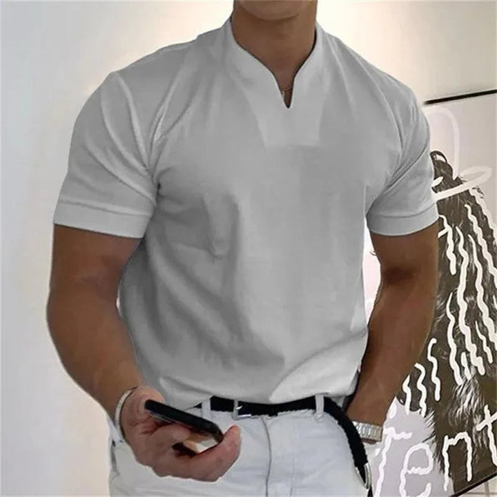 Elegante t-shirt da uomo con scollo a punta ed eleganti polsini laterali - vestibilità slim ideale per lo stile quotidiano e casual