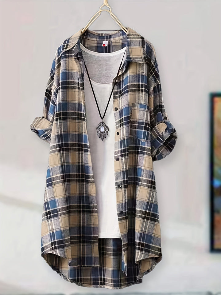 Elegante T-shirt lunga da donna con vistosi tagli sul petto