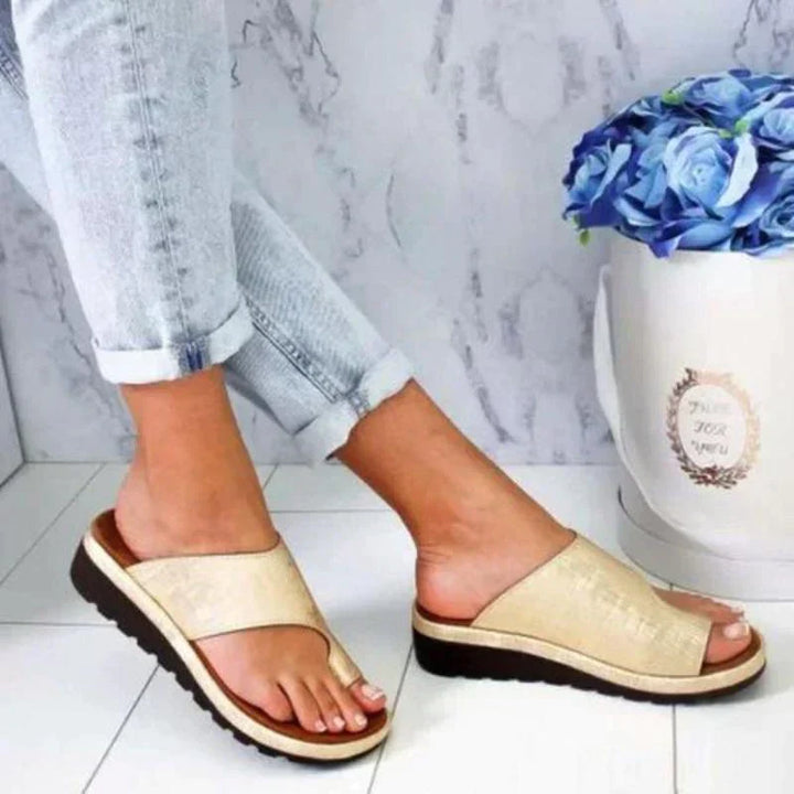 Eleganti e comode infradito ortopediche da donna per l'estate, per un look sano e alla moda