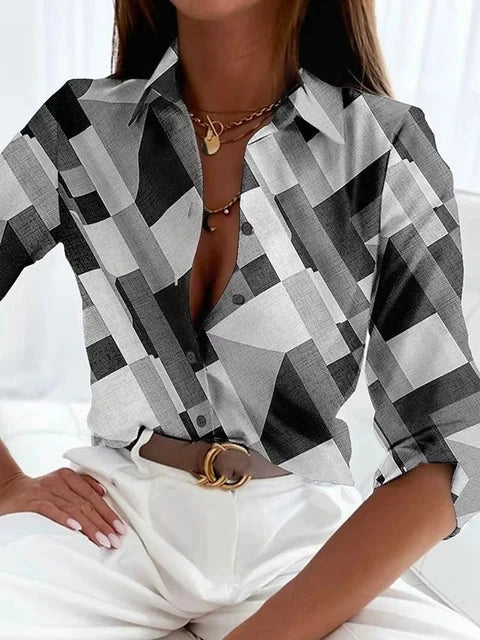Camiseta da donna con bottoni e stampa sofisticata per un look elegante