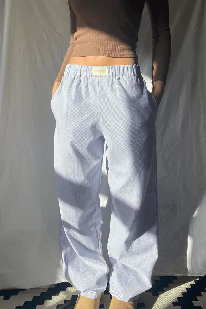 Pantaloni da donna comodi e alla moda per uno stile unico e un'ottima sensazione al tatto