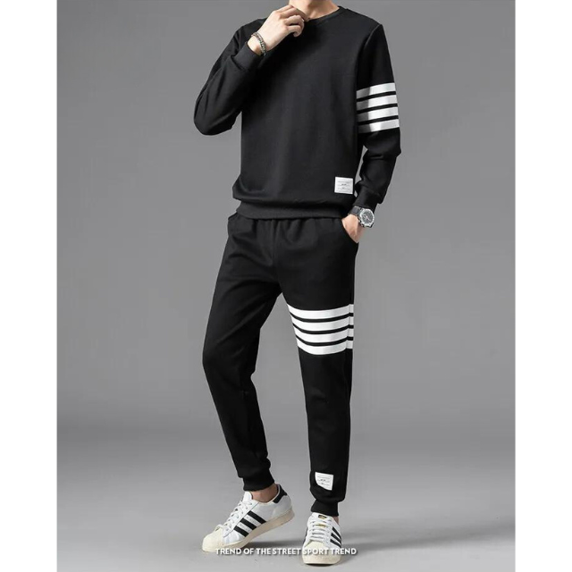 Confortevole set da uomo composto da maglia a maniche lunghe e jogger - ideale per un abbigliamento casual e rilassato
