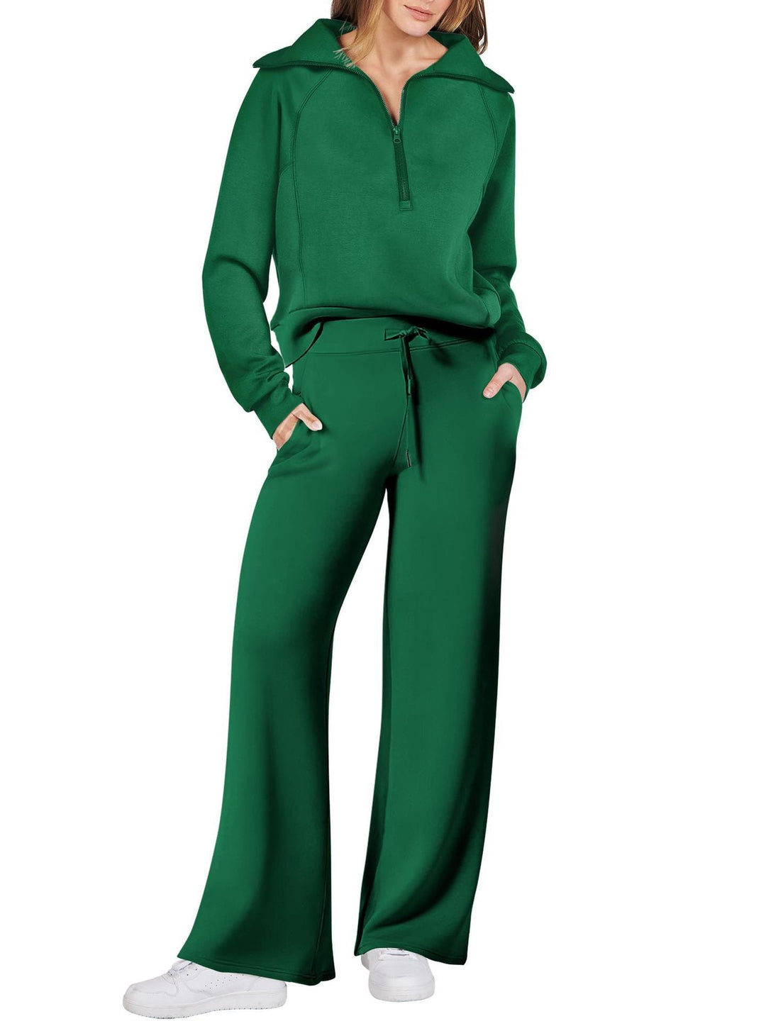 Set lounge comodo e spazioso con eleganti pantaloni a gamba larga - ideale per le donne