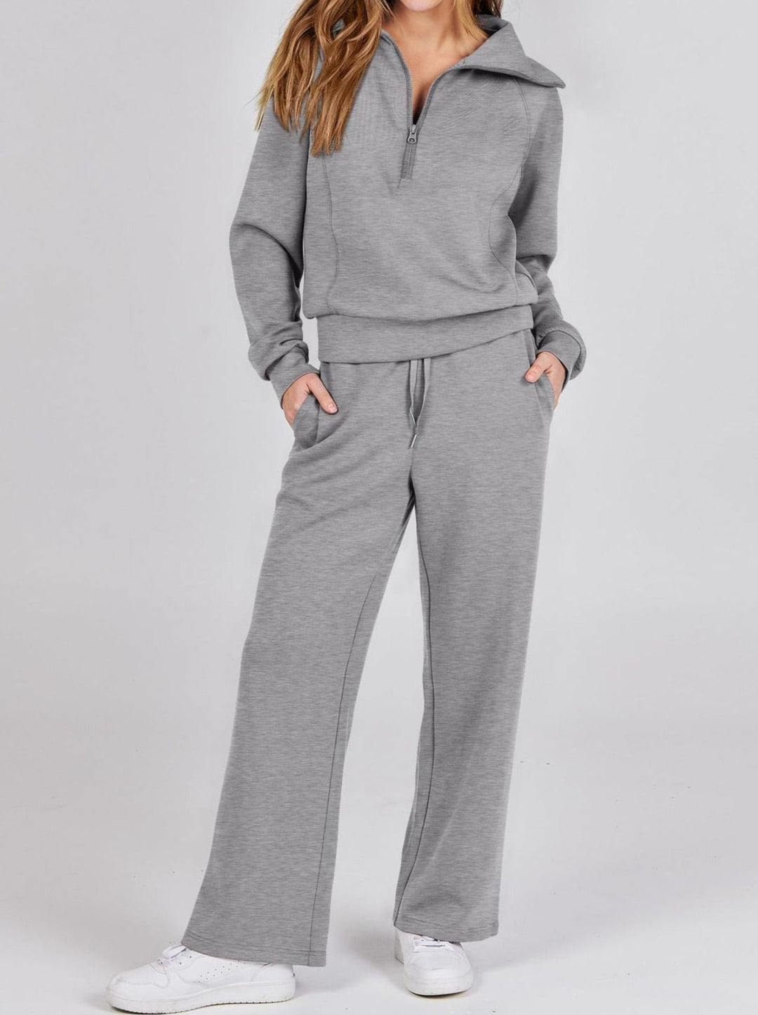 Set lounge comodo e spazioso con eleganti pantaloni a gamba larga - ideale per le donne