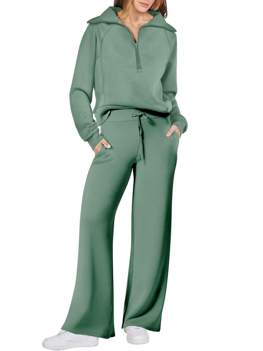 Set lounge comodo e spazioso con eleganti pantaloni a gamba larga - ideale per le donne